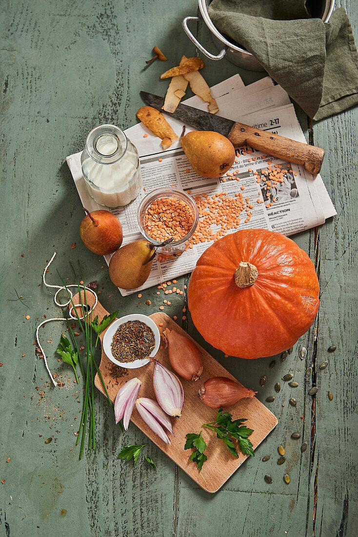 Ingredients for pumpkin soup with pears