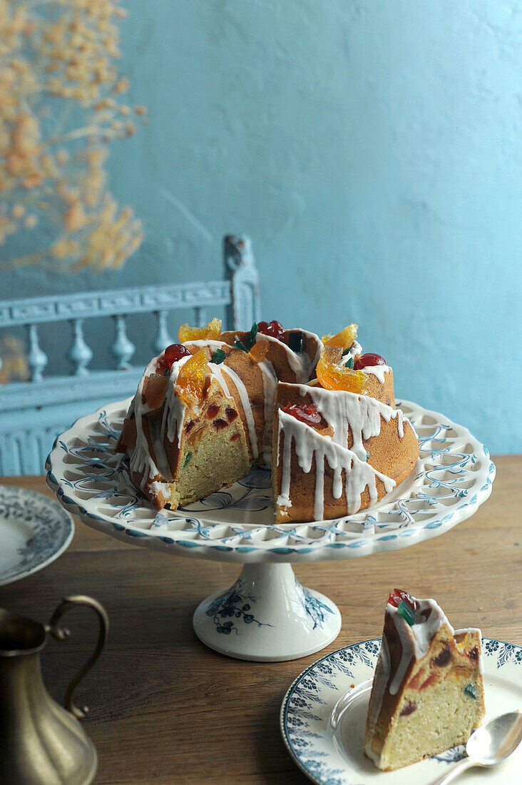 Bundt Cake mit kandierten Früchten