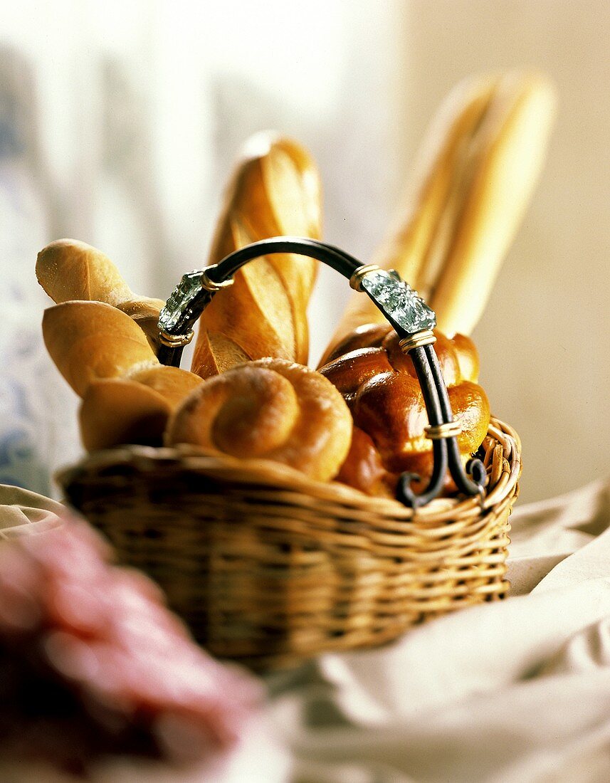 Bread Basket with Iron Handle