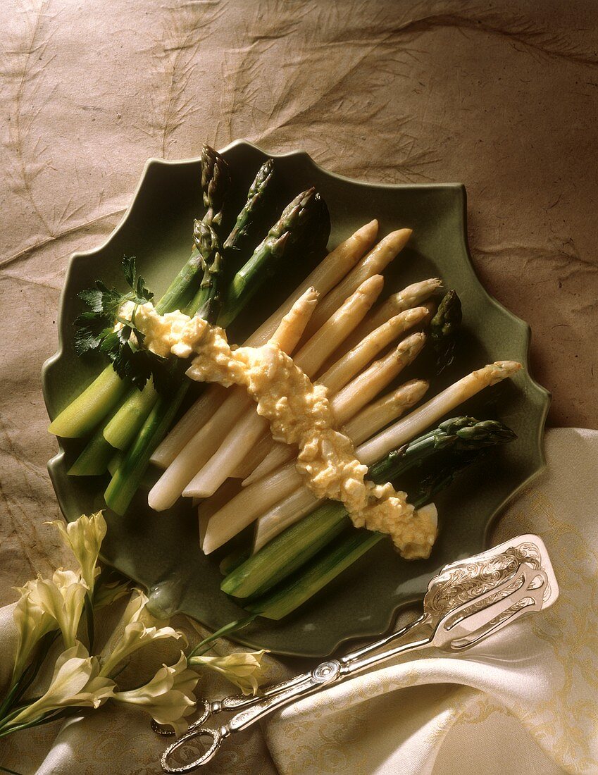 Green and White Asparagus Spears with Sauce