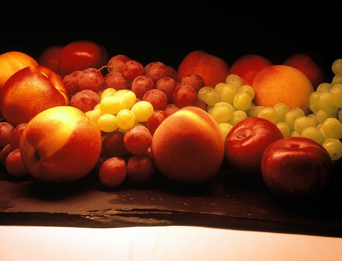 Rote & grüne Trauben, Nektarinen & rote Äpfel