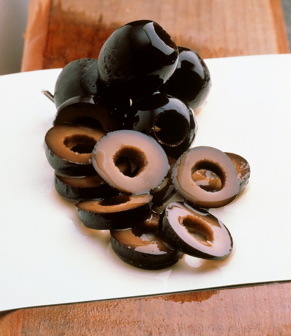 Black Olives; Sliced