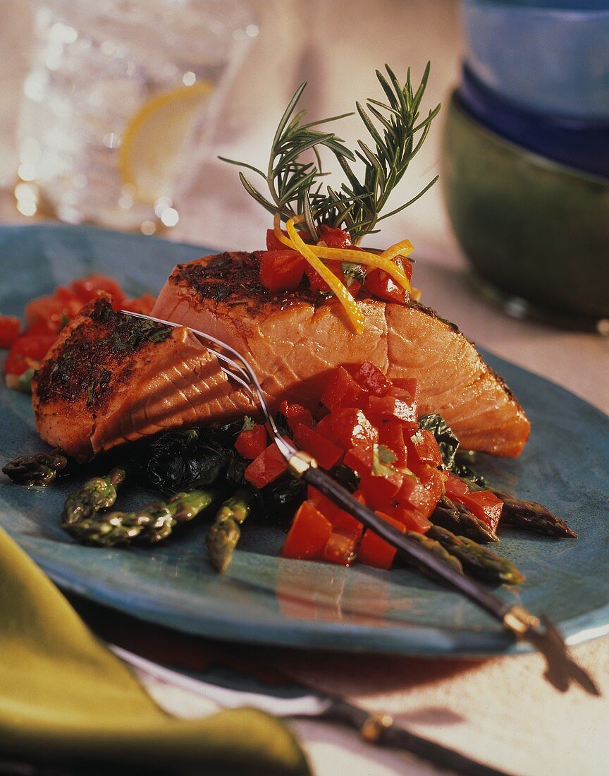 Salmon with Tomatoes and Asparagus
