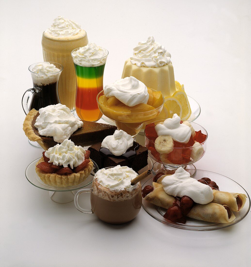 Viele verschiedene Desserts und Kuchen