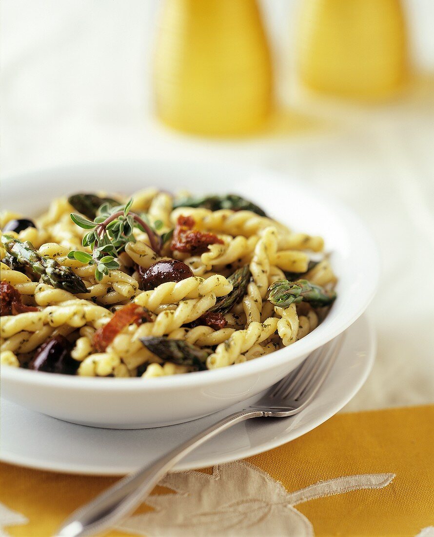 Pasta alla villana (Spiralnudeln mit getrockneten Tomaten)