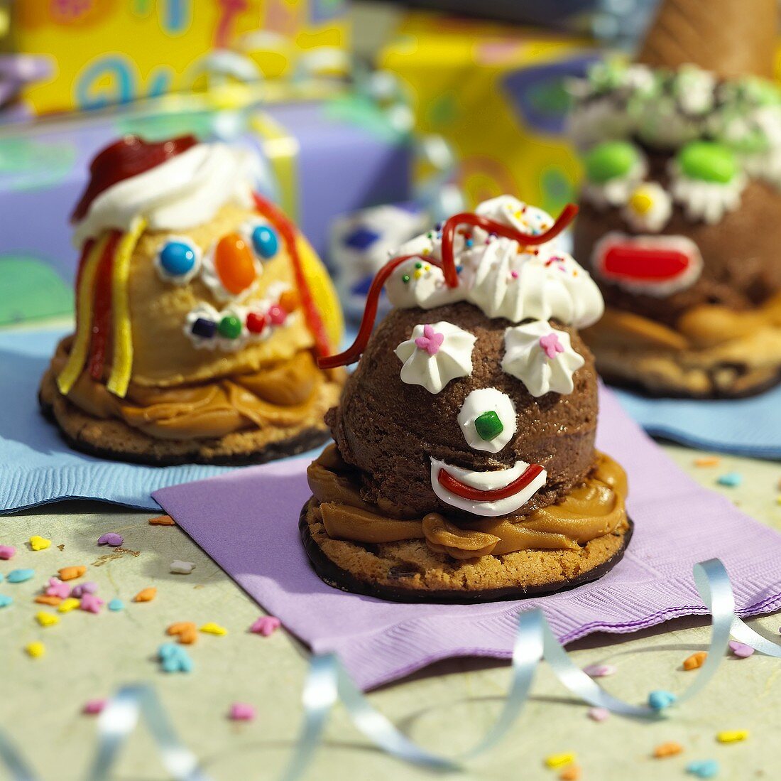 Ice Cream Cookie Desserts with Faces