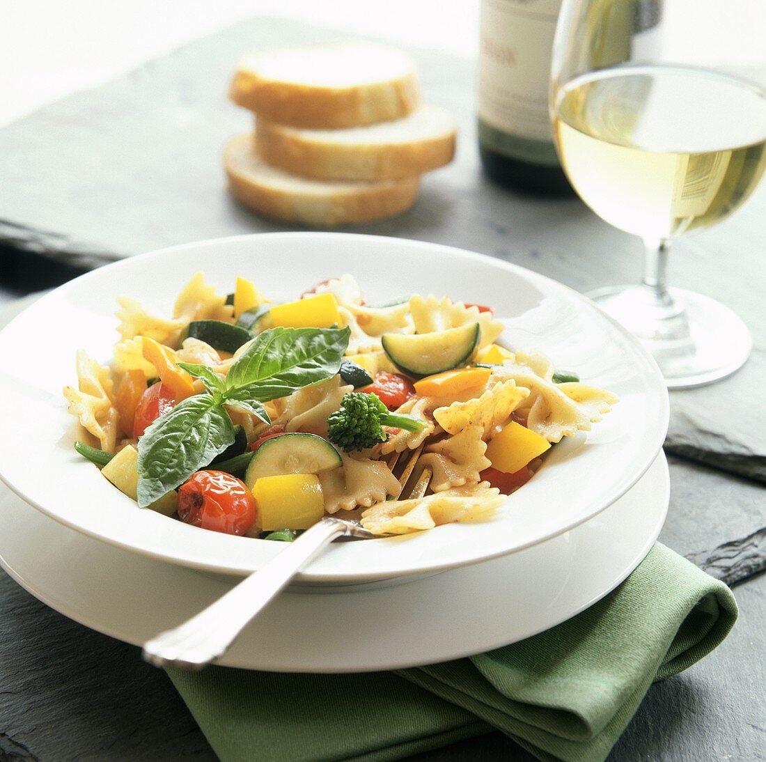 Farfalle alla toscana (Bow-tie pasta with vegetables & basil)