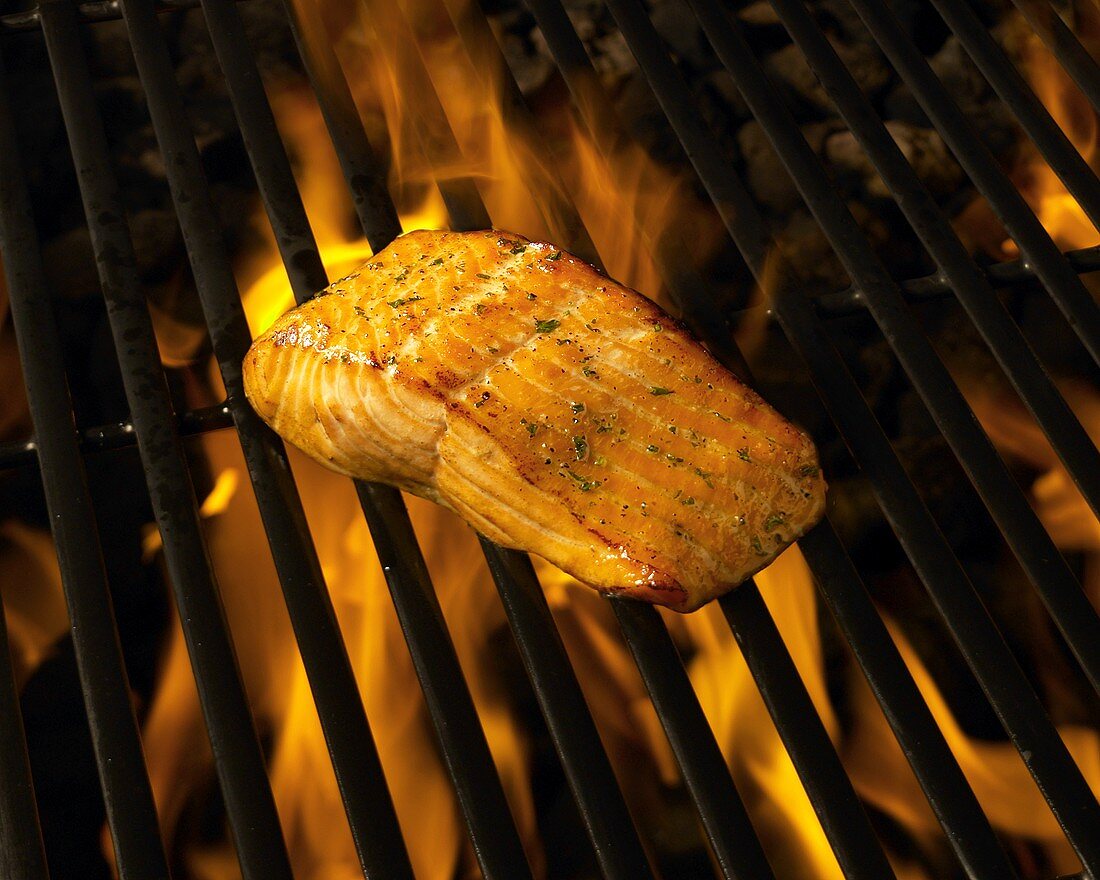 Lachsfilet auf dem Grill