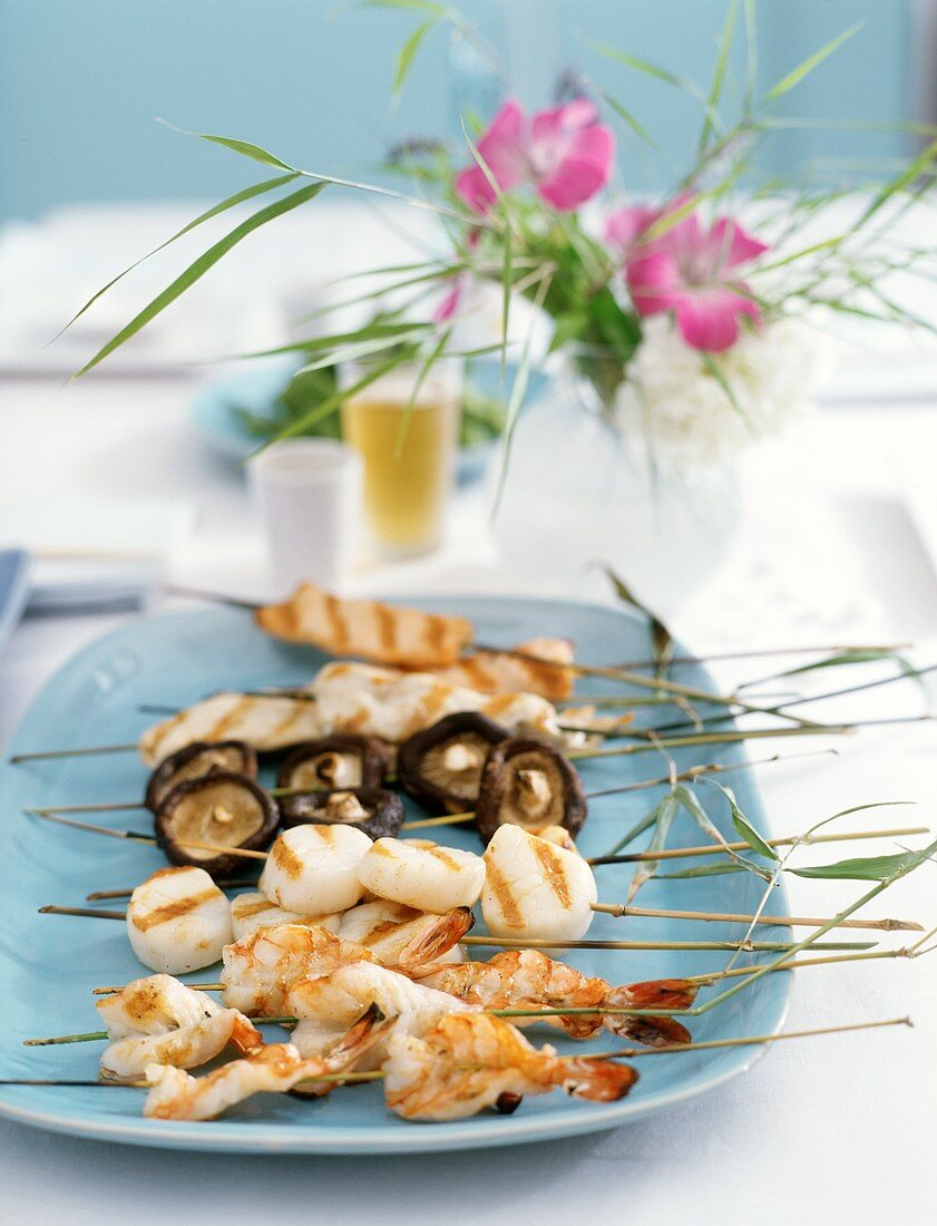 Skewers with Shrimp, Scallops, Mushrooms and Chicken