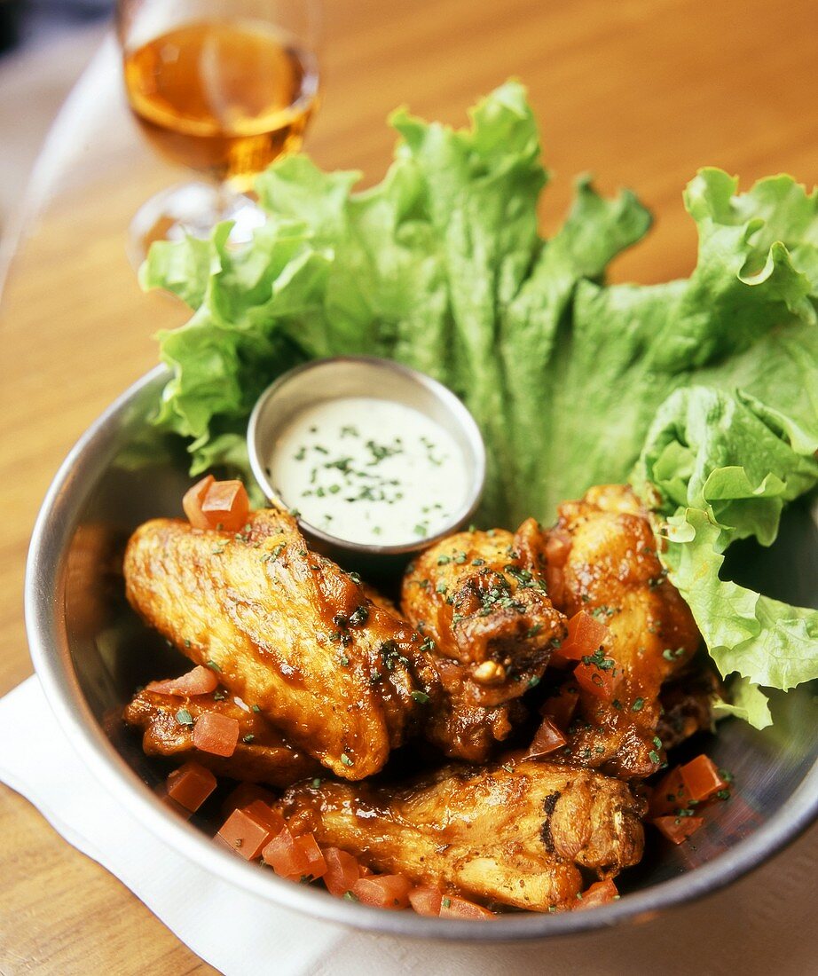 Bourbon Chicken Wings mit Dip