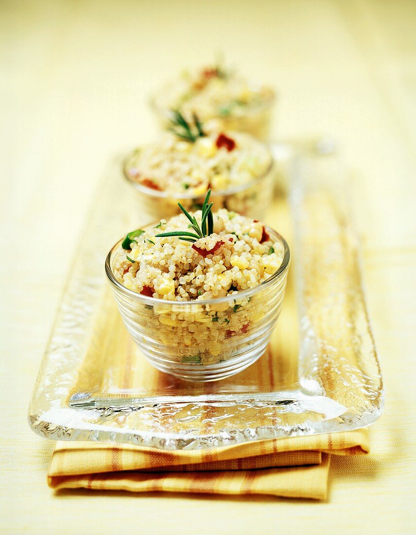 Quinoa mit Rosmarin und Paprika