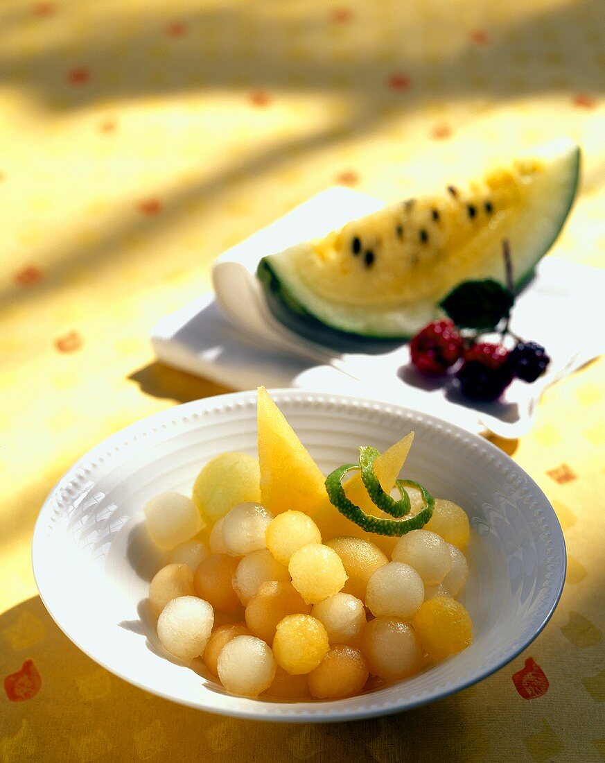 Melonensalat mit Limettenzeste