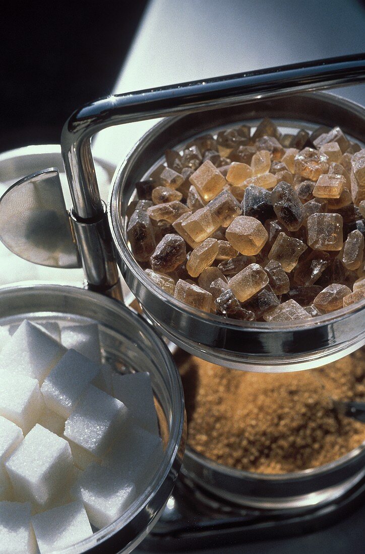 Zuckerwürfel, Kandiszucker und brauner Zucker