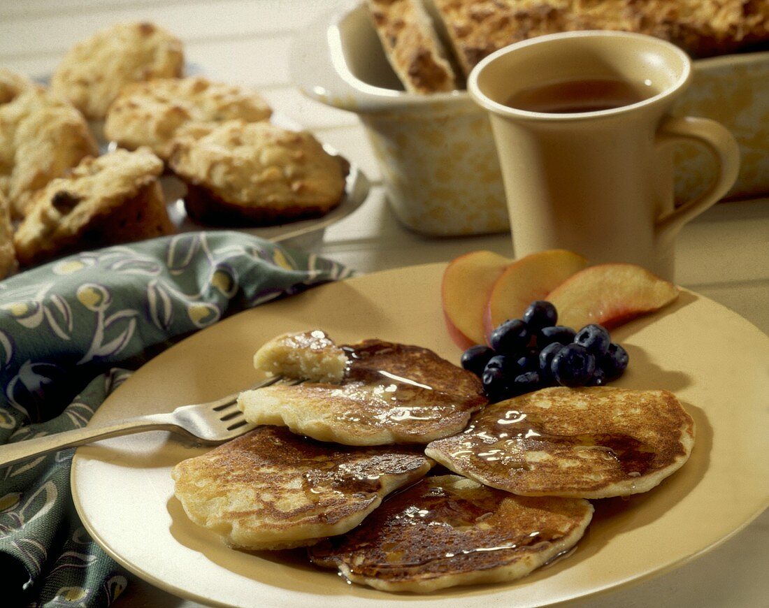 Pancakes with Maple Syrup and Fruit