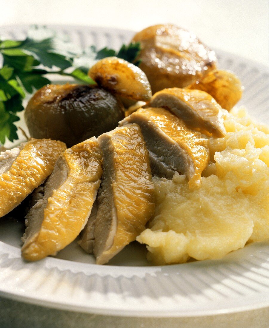 Sliced Roast Chicken with Figs and Mashed Potatoes