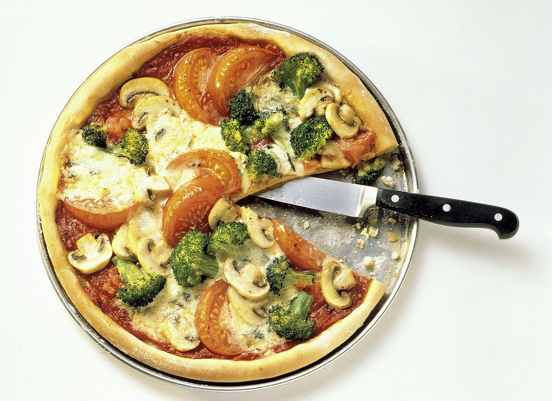 Brokkoli-Tomaten-Pizza