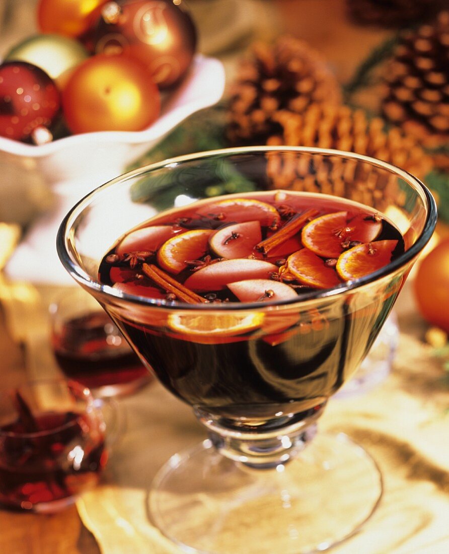 Mulled WIne with Ornaments