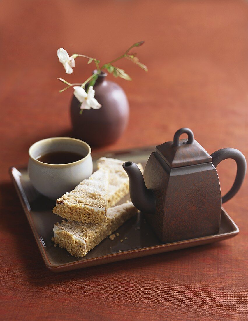 Cashew shortbread with tea