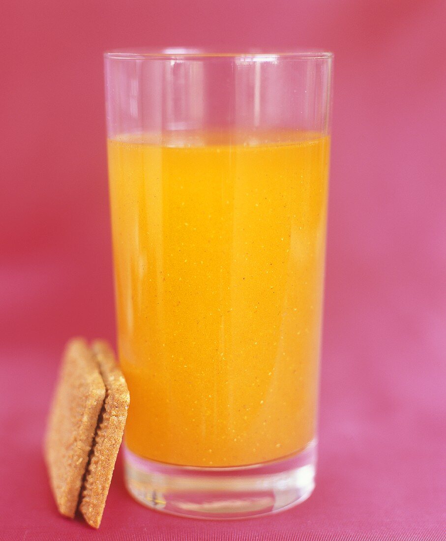 Orange juice (made from low-calorie powder) & diet biscuit