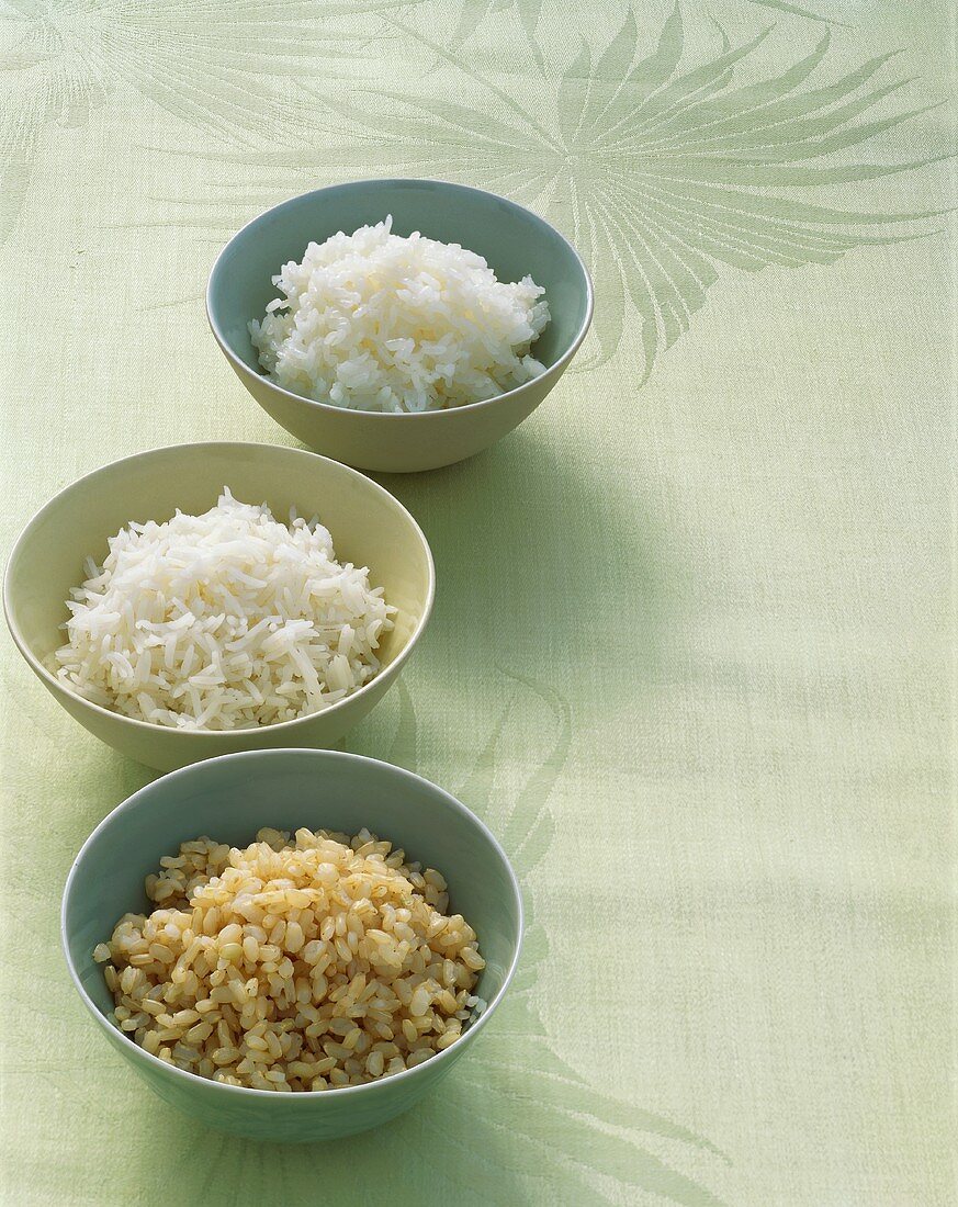 Three bowls of rice (short-grain, long-grain, sticky)