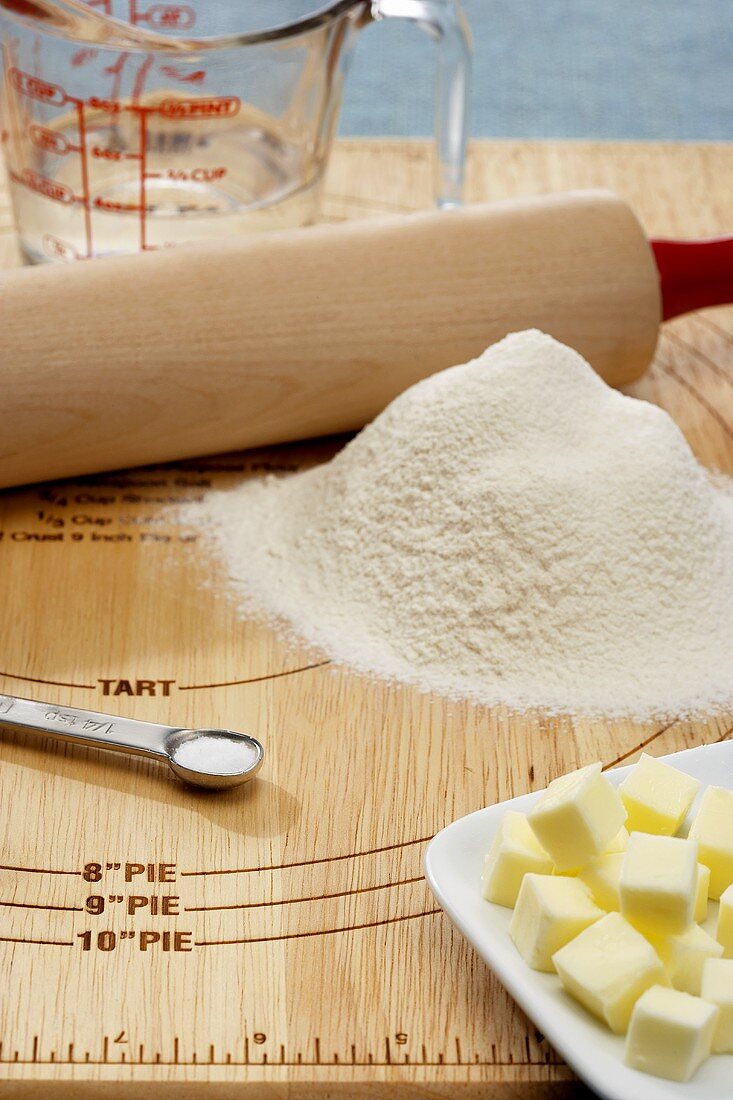 Ingredients for Making Pasta with Rolling pin