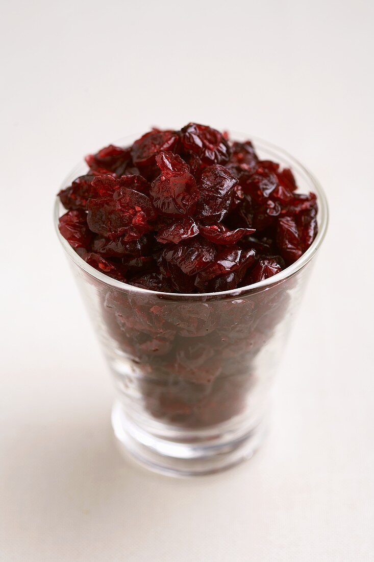 Getrocknete Cranberries im Glas