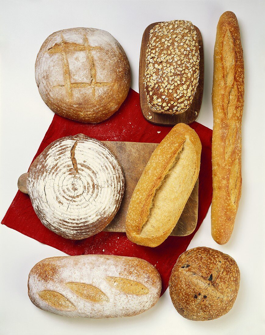 Verschiedene Brote von oben