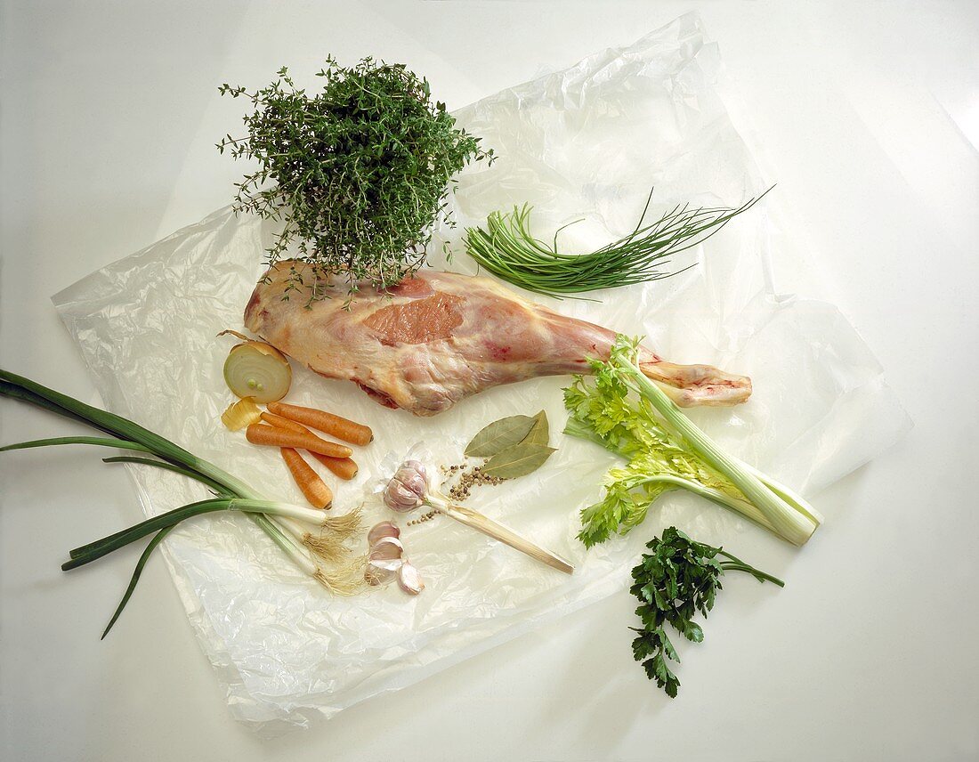 Lammkeule; Kräuter & Gemüse