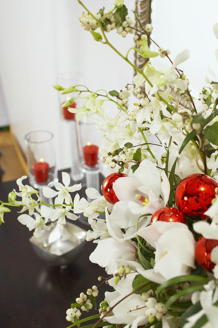 Red and White Floral Centerpiece for Christmas Dinner