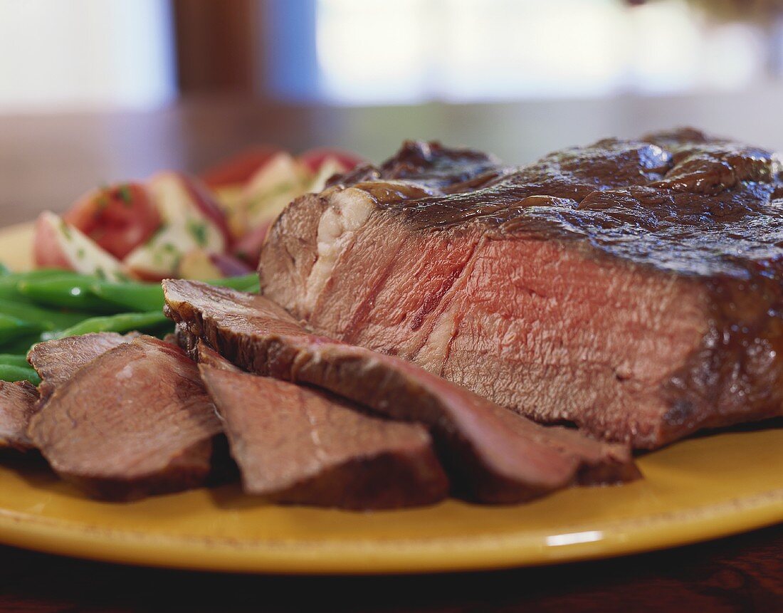 Rindersteak, angeschnitten (Close Up)