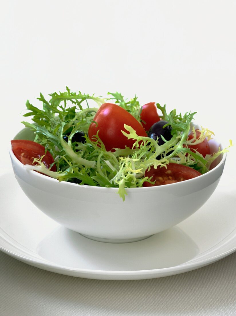 Frisee Salad with Tomato and Olives