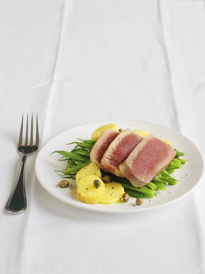 Seared Tuna with Potatoes, Green Beans and Capers