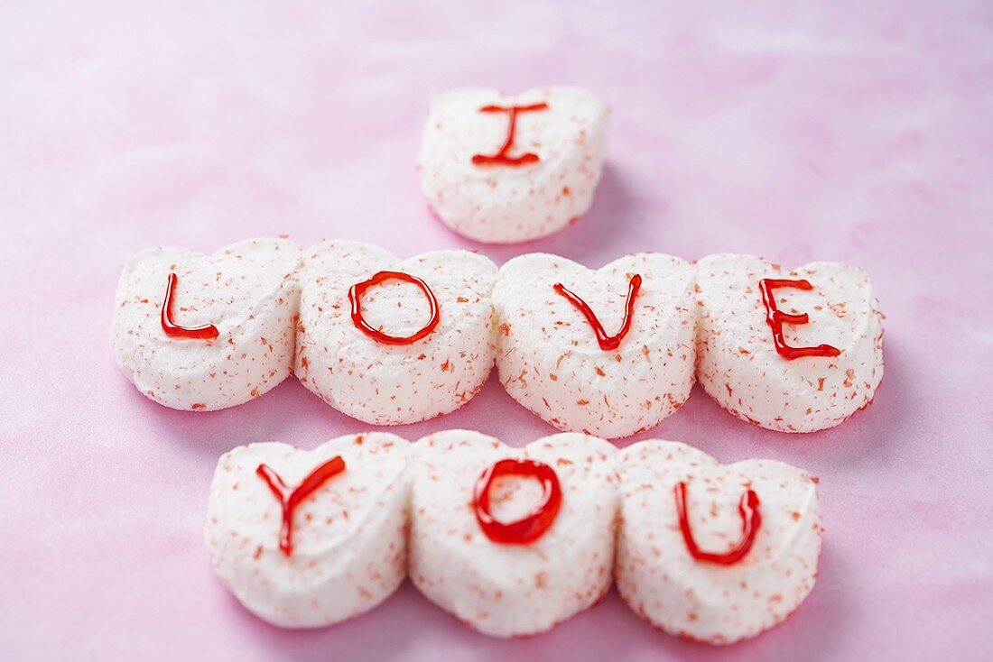 Marshmallow-Herzen mit Aufschrift I Love You