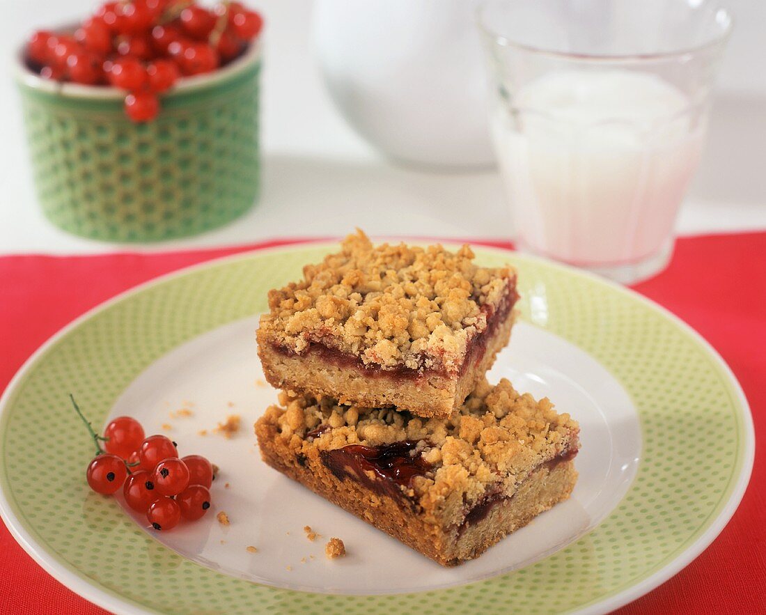 Red Currant Jam Bars with Crumb Topping and a Glass of Milk