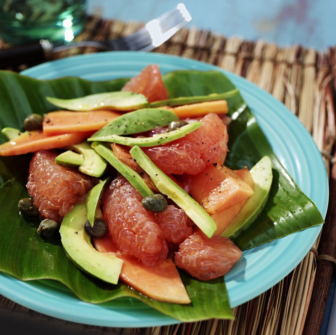 Avocado and grapefruit salad with capers