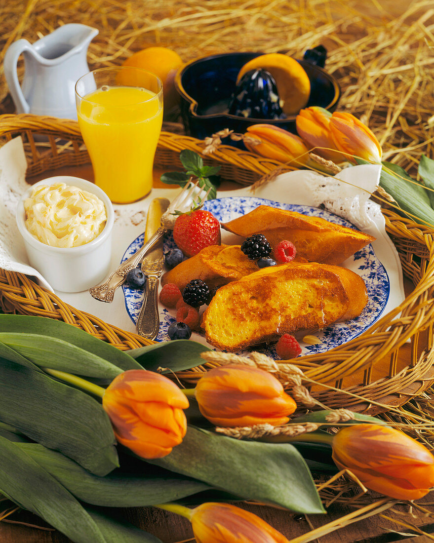 Breakfast tray with French toast, orange juice etc. (USA)