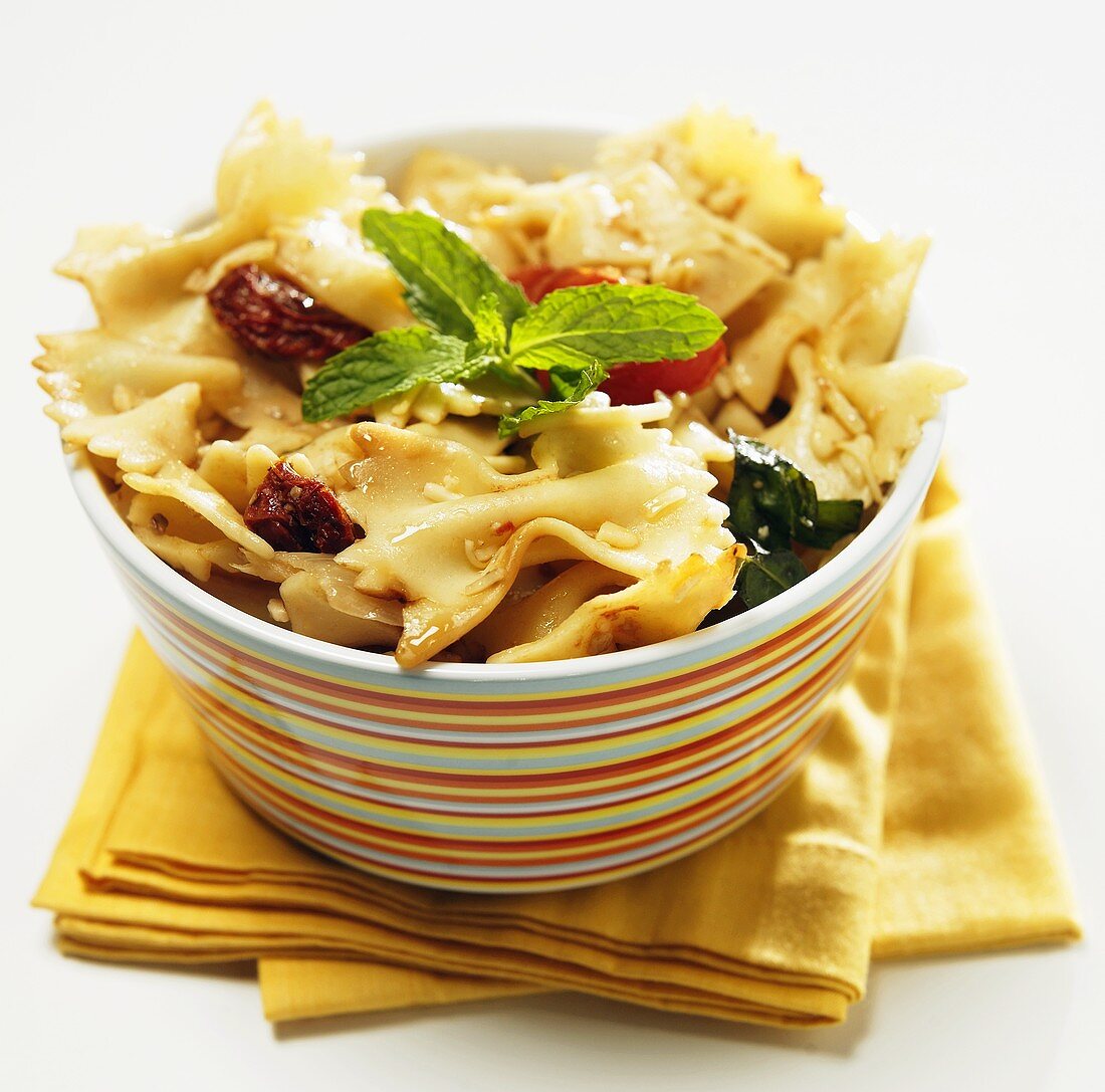 Bow Tie Pasta Salad with Sun-Dried Tomatoes