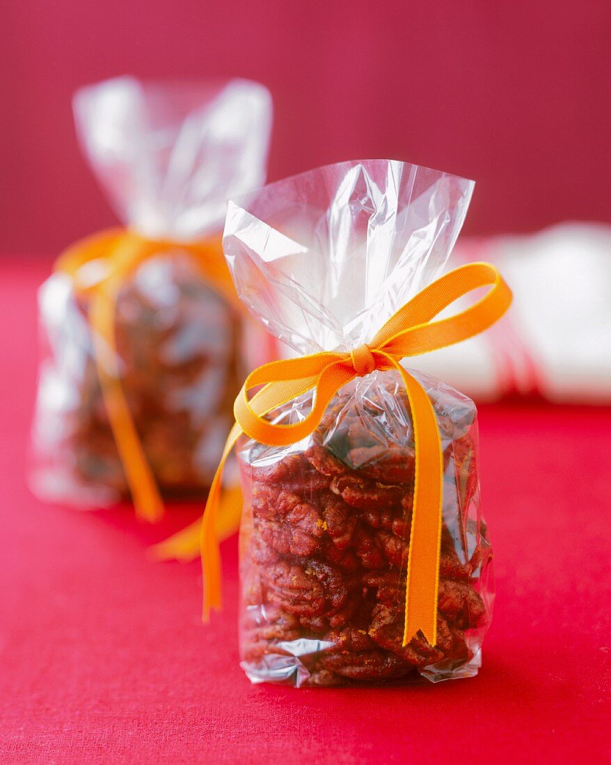 Candied Pecans in Small Gift Bags