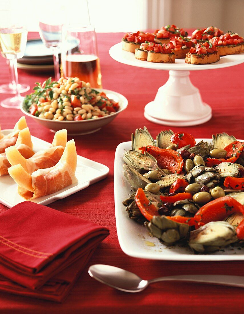 Antipasti misti (A selection of appetisers, Italy)