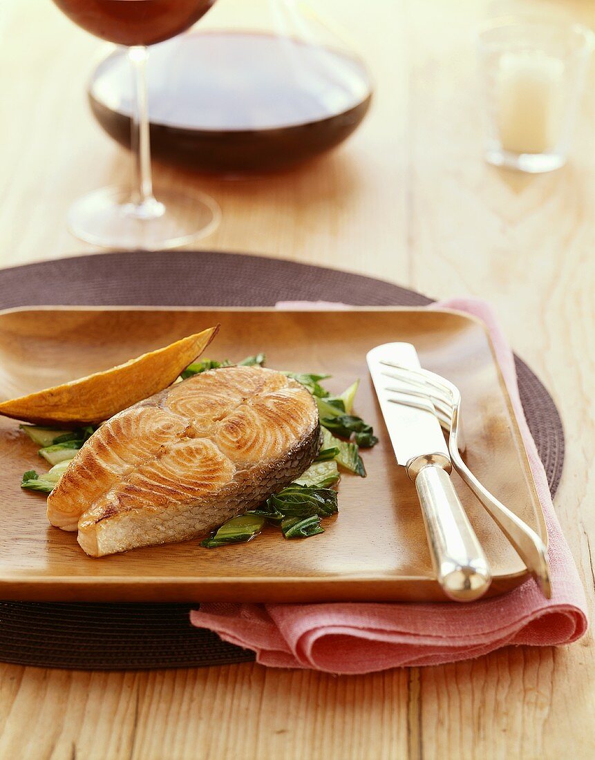 Lachssteak mit Süsskartoffel und Rotwein