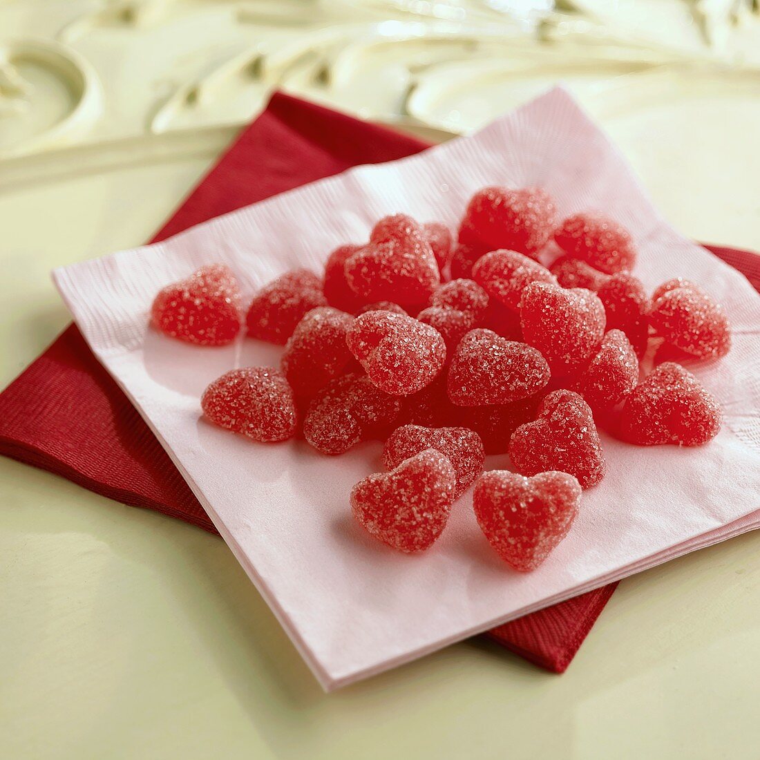 Rote herzförmige Fruchtgummis