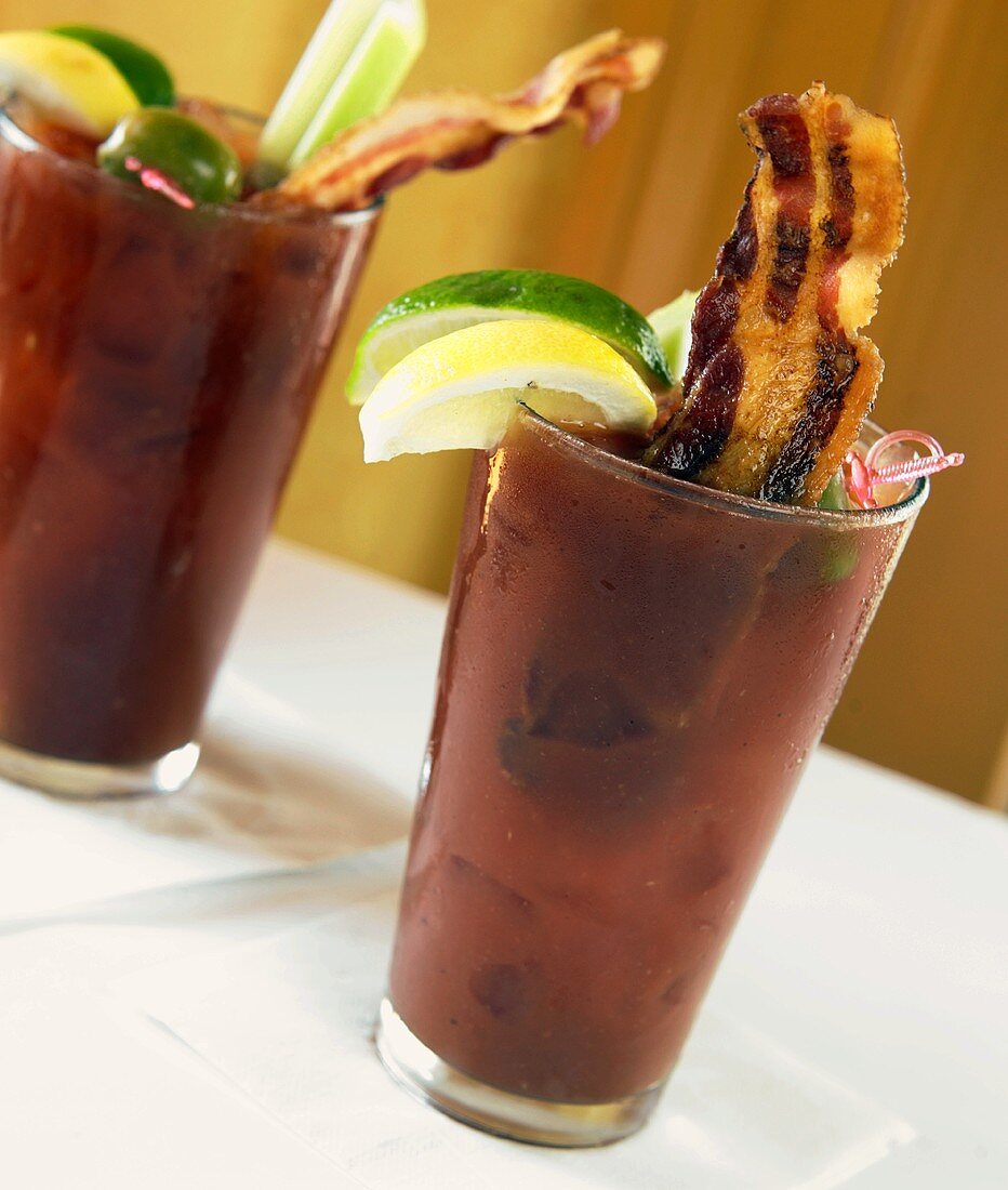 Bloody Marys mit Speck