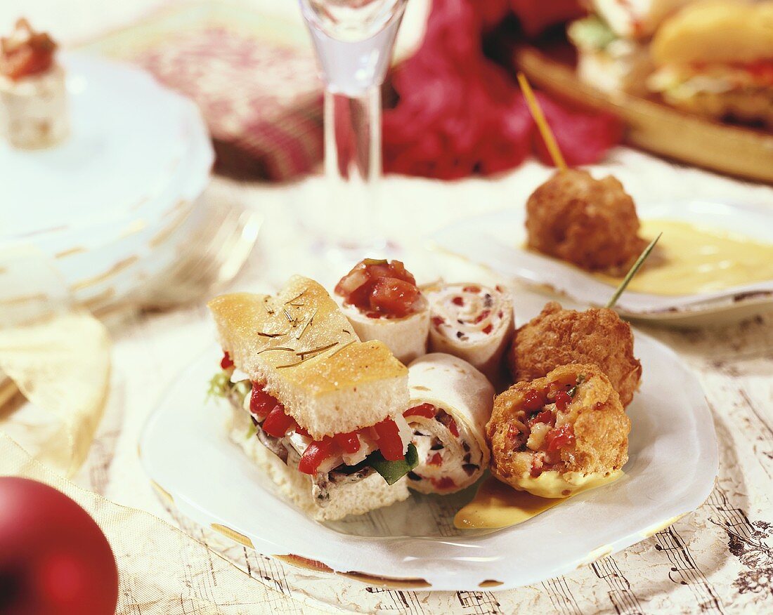 Filled focaccia, wraps and deep-fried vegetable balls