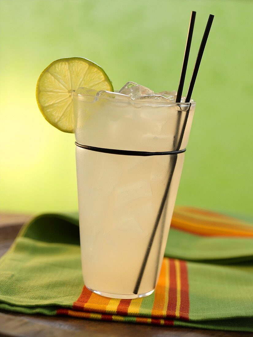 Rita Drink: Cocktail mit Limettenscheibe