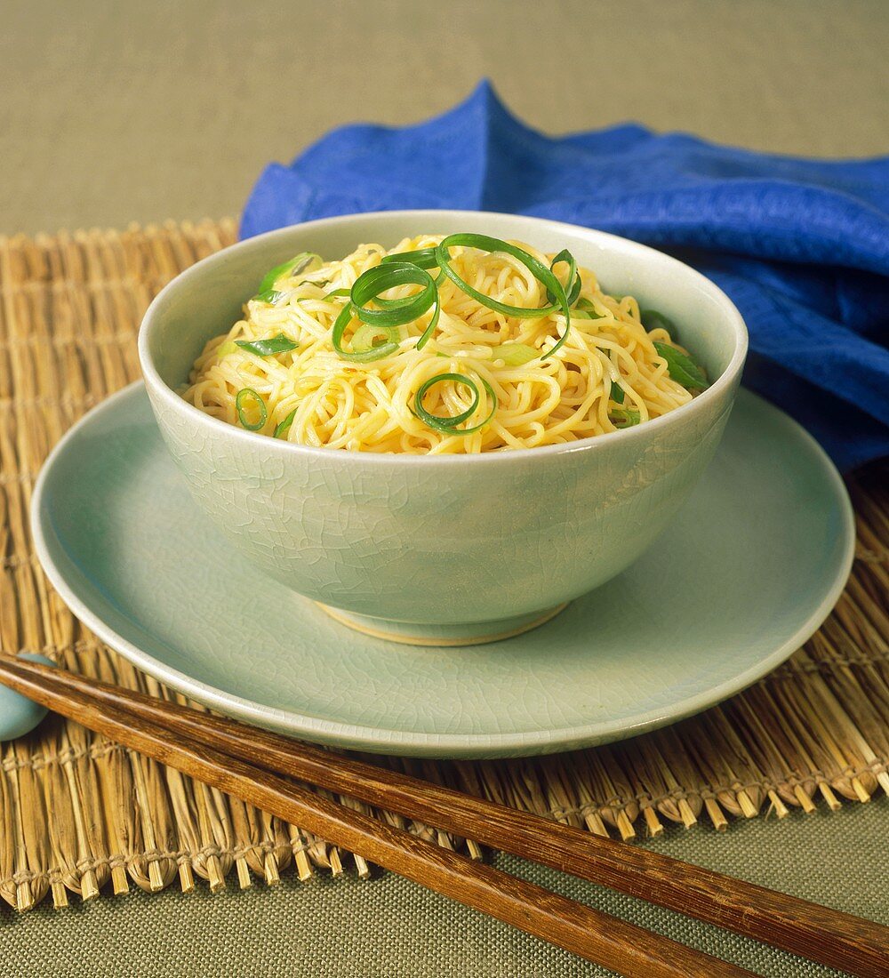 Egg noodles with spring onions (Asia)