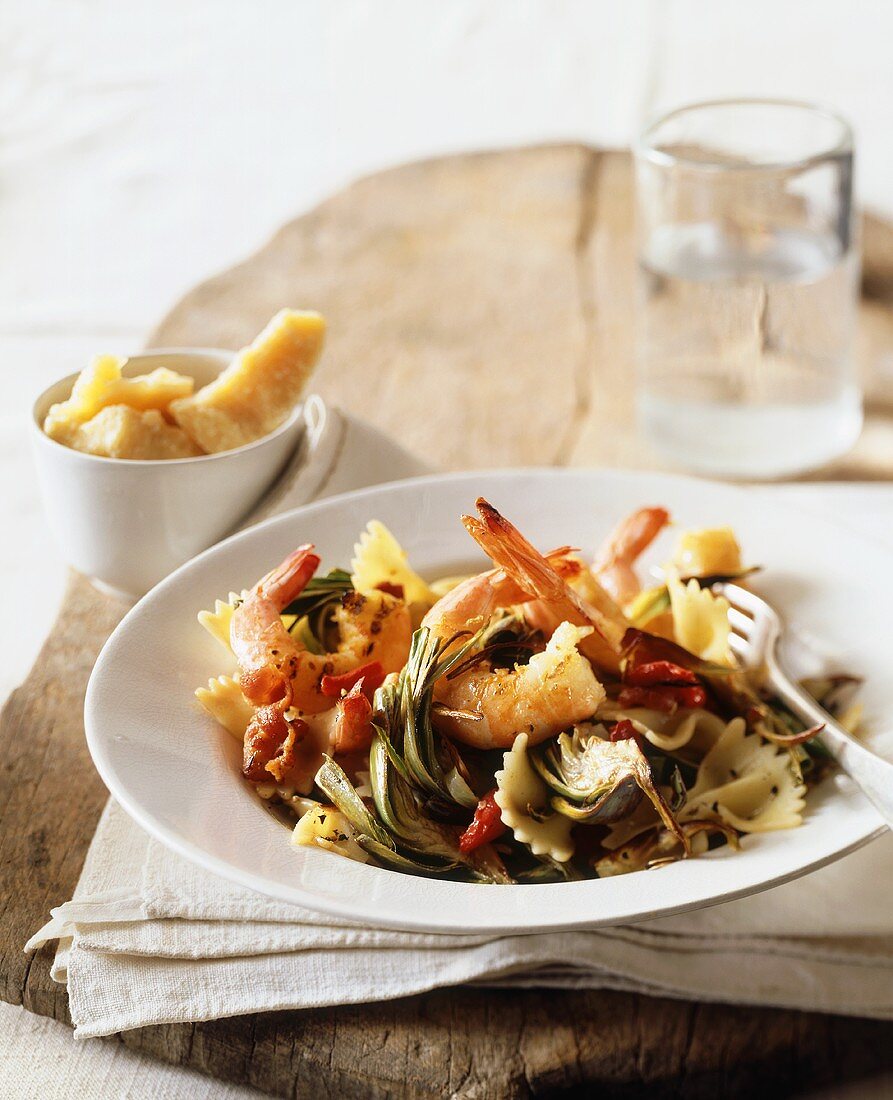 Farfalle with shrimps and artichokes