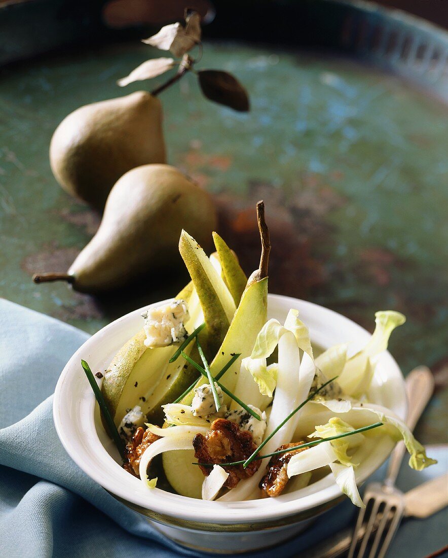 Salad of endive, pears, Gorgonzola and walnuts