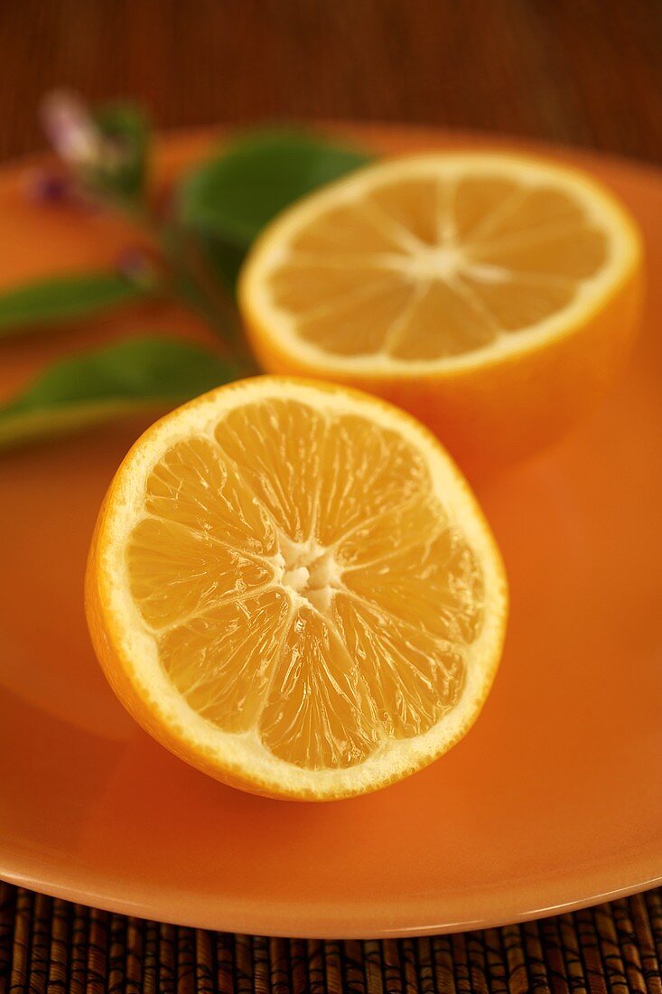 Zwei Orangenhälften