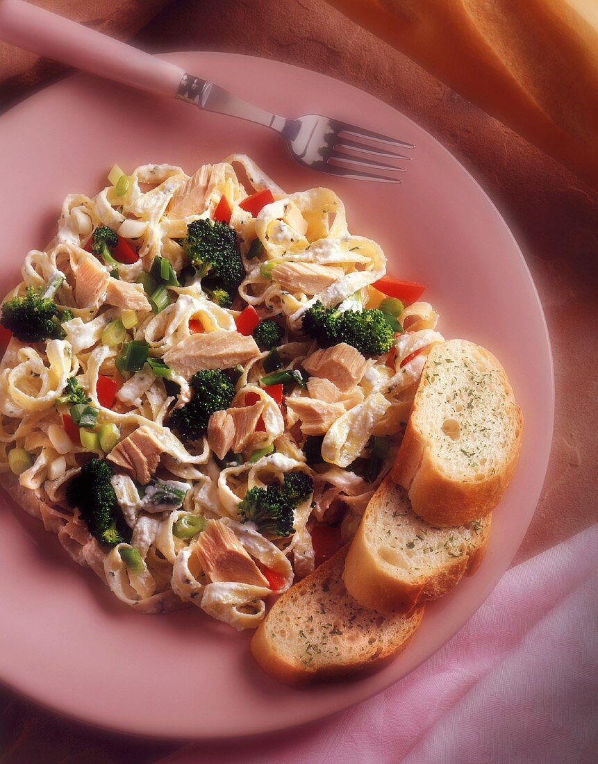 Fettuccine mit Thunfisch und Brokkoli