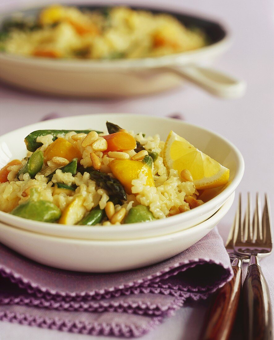 Risotto mit Kürbis, Spargel und Pinienkernen